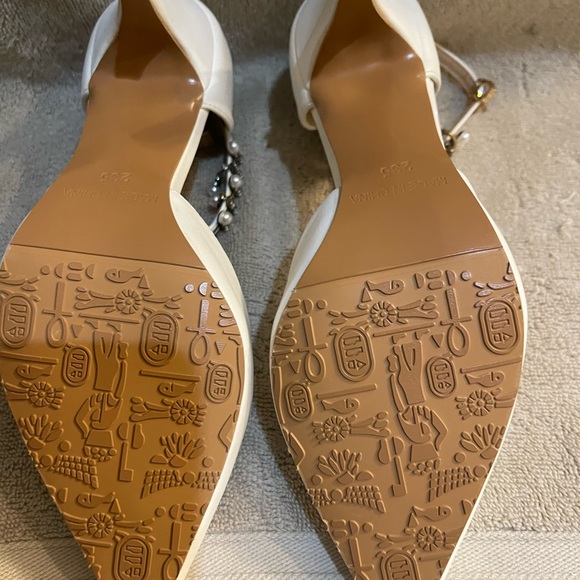 Wedding White Heels with pearl ankle strap new! Never worn women’s size 6 1/2 - Picture 4 of 5